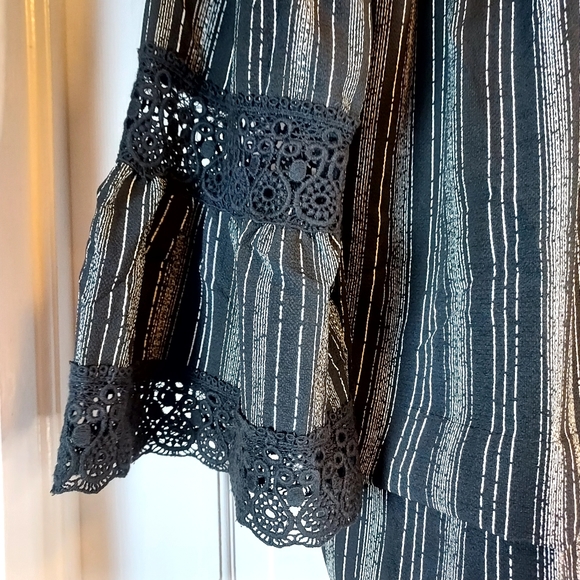 Kiwi + Punch Off Shoulder Blouse, size M - Picture 4 of 8